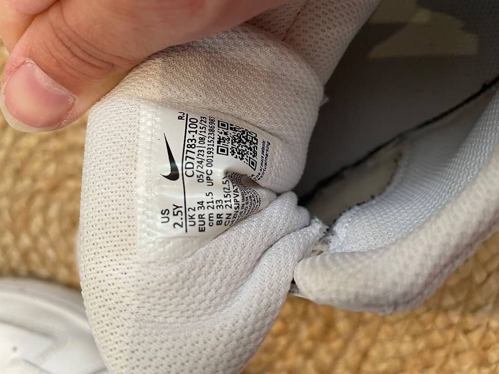 Scarpe per ragazzi: Nike Schuhe 34 – Usato da Bassersdorf venduto da tarro2002 1