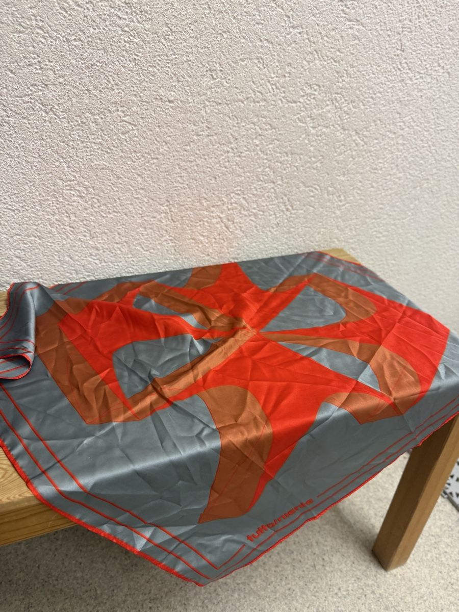 Foulards & écharpes: Tutto/ Niente Seidentuch – Neuf (Voir description) à Biel/Bienne par lichterhoh 1
