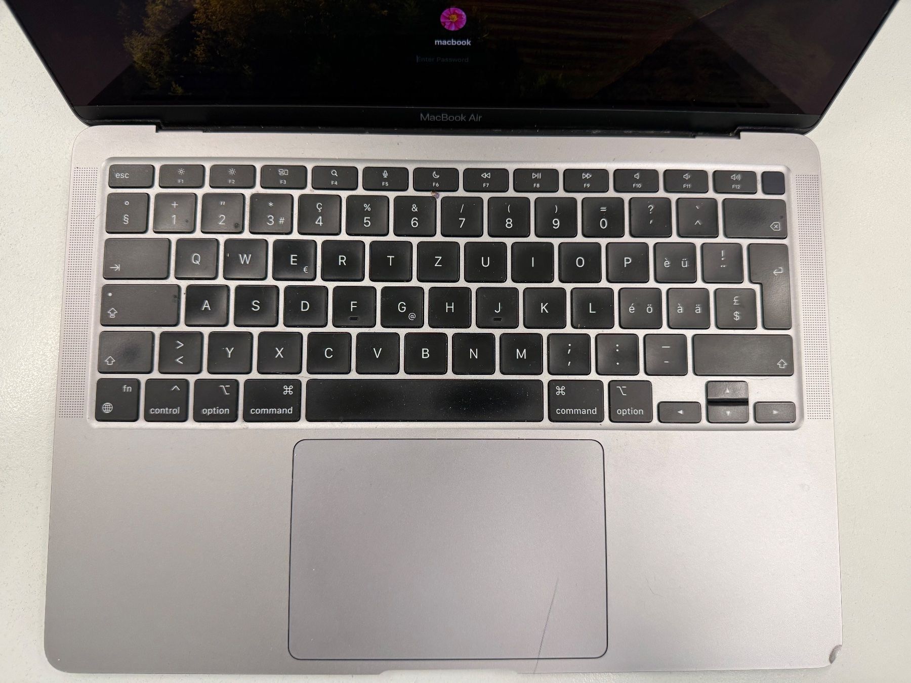 Apple Notebook: Macbook Air 13" 2020 (M1) – Usato da Zug venduto da ElPhone 5