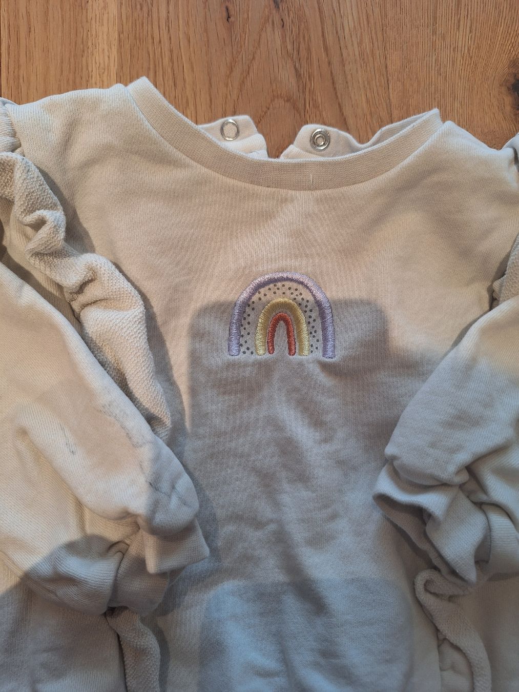 Pullover & Sweatshirts: Süsser Baby Pullover mit Regenbogen, Grösse 74/80 – Gebraucht aus Wangen an der Aare von jan_2zxv 1