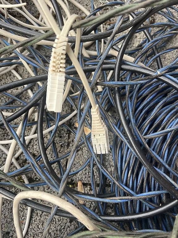 Cavi: Kabel Rollen Funk Telefon Antenne – Usato da Frutigen venduto da gpt_9rs5 1