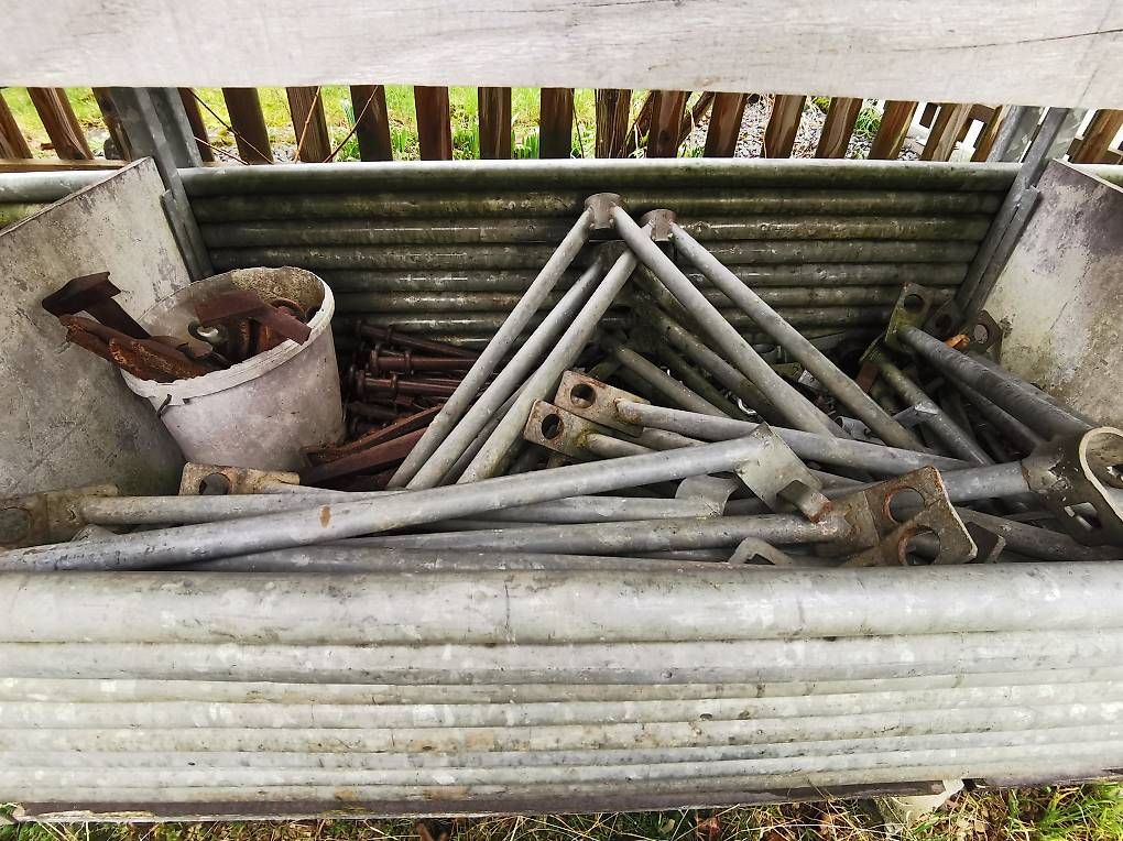 Ponteggi: Schnurgerüst Altrad Baumann – Usato da Villnachern venduto da chiara99ch