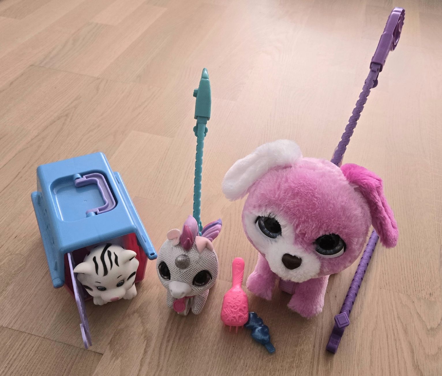 Spielzeuge: Peluche FurReal Walkalots: Hund, Einhorn – Gebraucht aus Sarmenstorf von Lunares_Mare