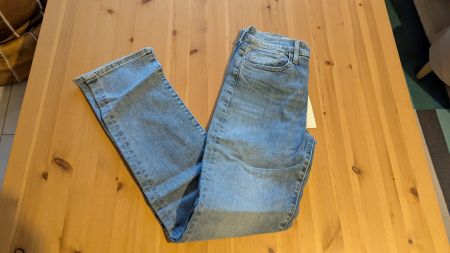 Jean Levi's 724 high rise straight taille 27