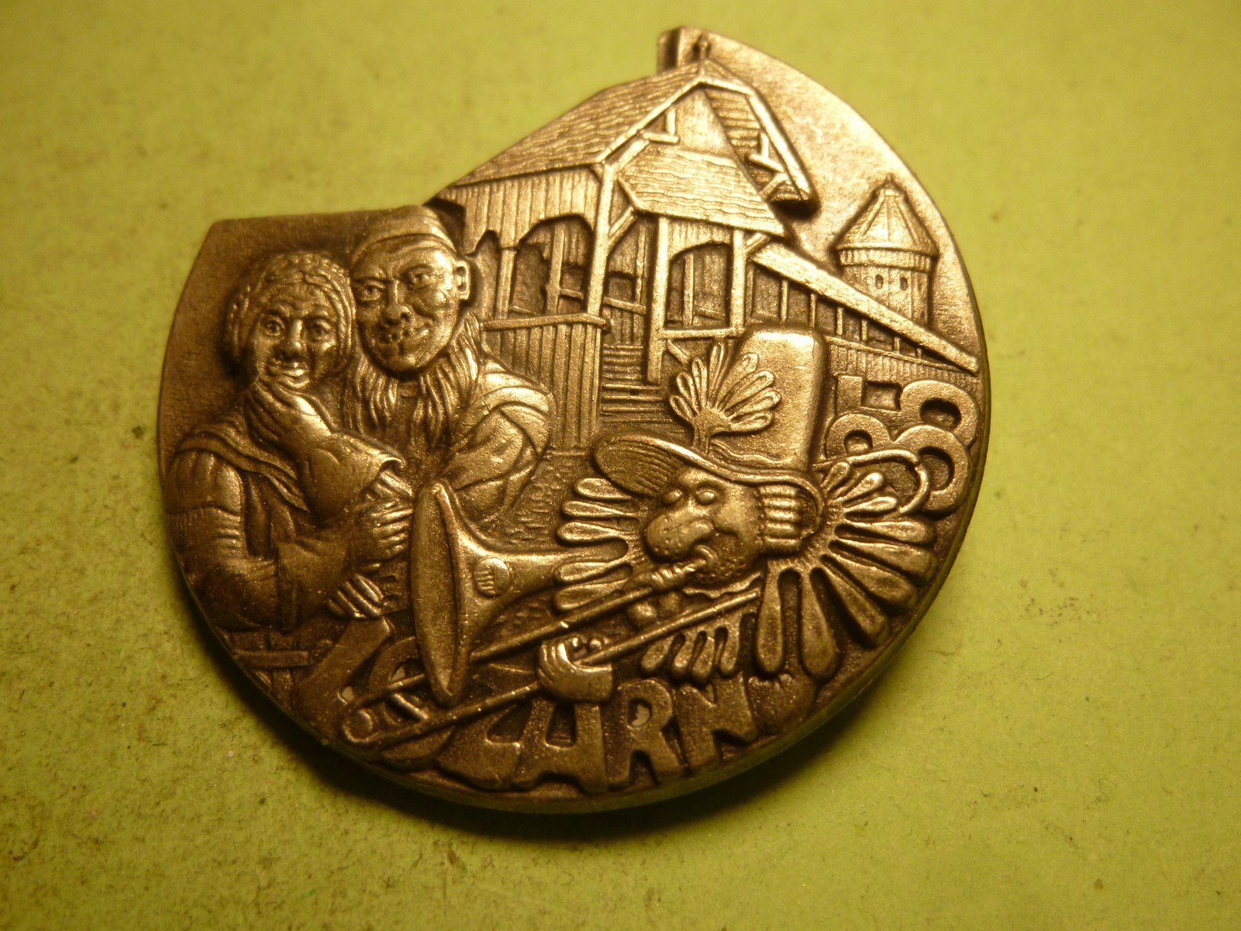 Plaketten & Abzeichen: LUZERN 1985 SILBER – Gebraucht aus Ried (Muotathal) von Mandarin02