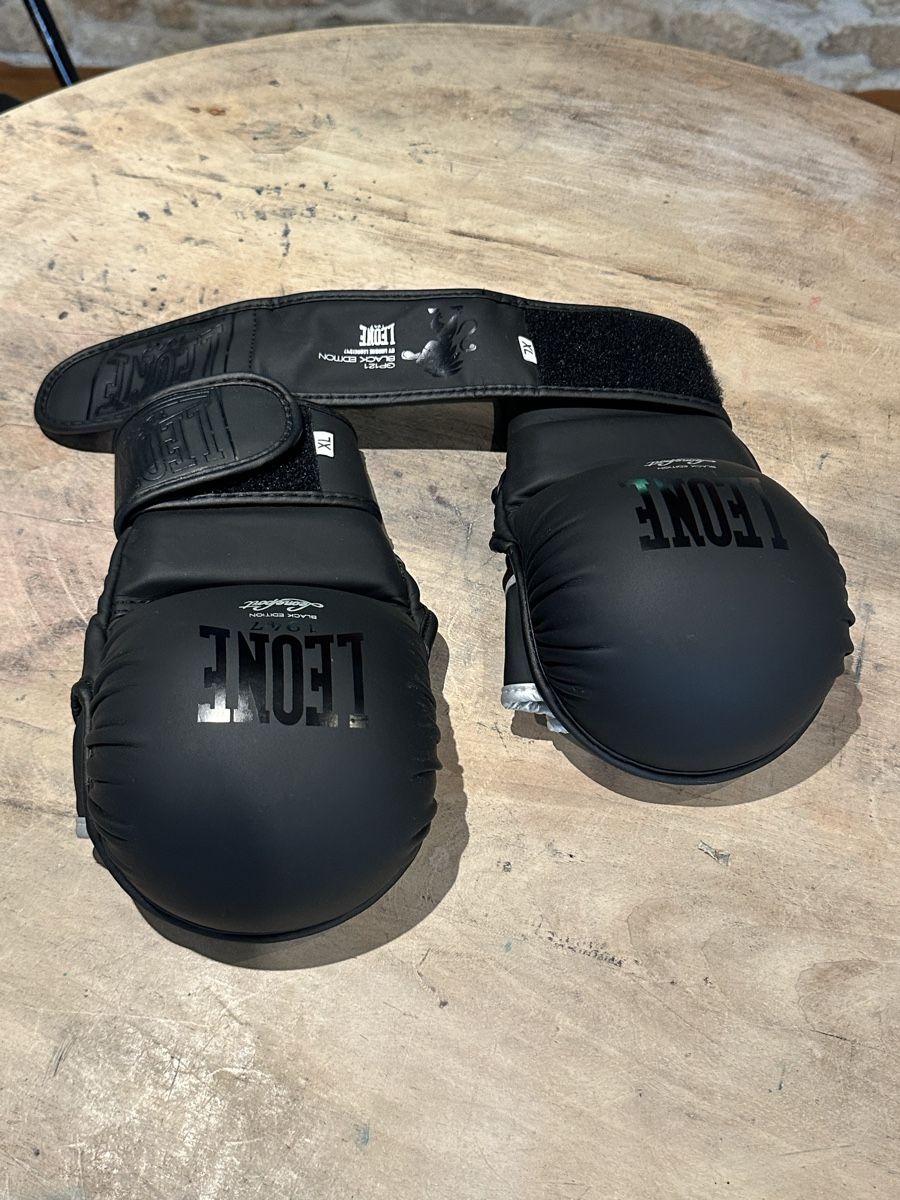 Altri accessori da uomo: Gants de combat Leone  – Usato da Corcelles NE venduto da alebale82