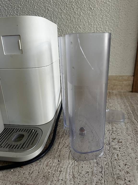 Machines à café & Machines à expresso: DeLonghi Nespresso – D'occasion à Küssnacht am Rigi par mis_skz5 4