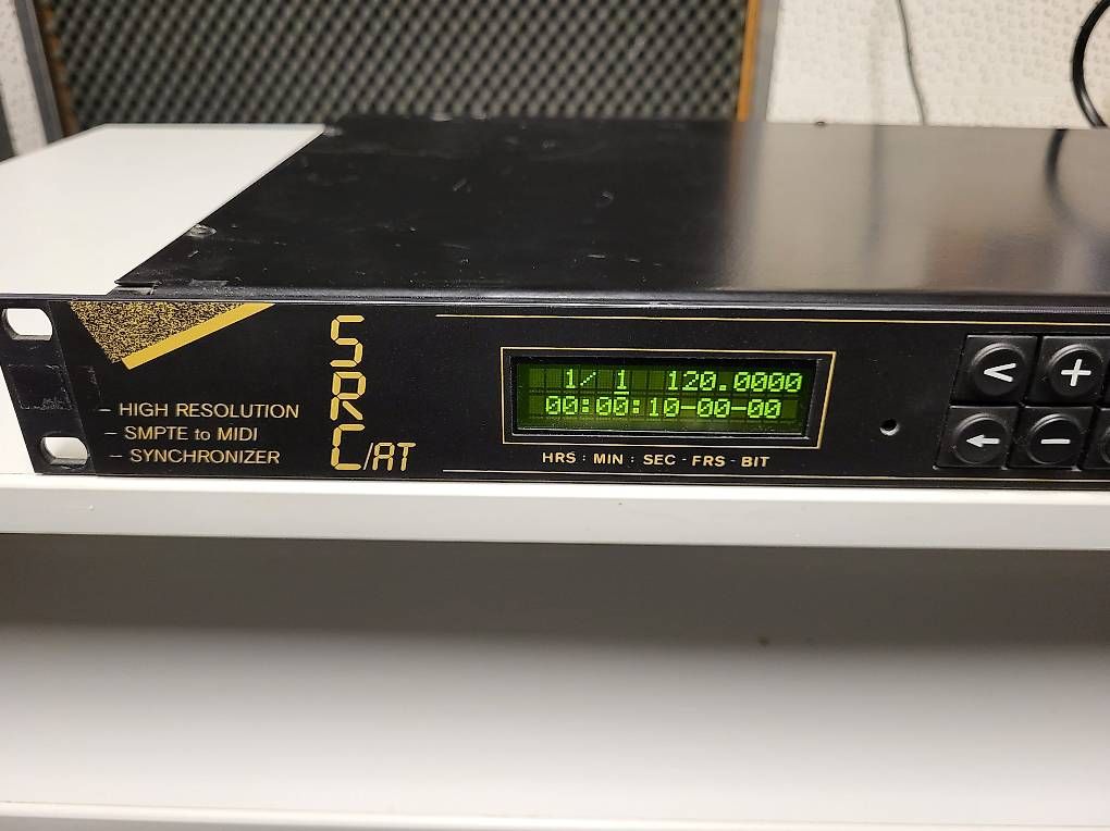 Strumenti musicali: Friend Chip SRC/AT Smpte - Midi Synchronizer – Usato da Riehen venduto da Agepi