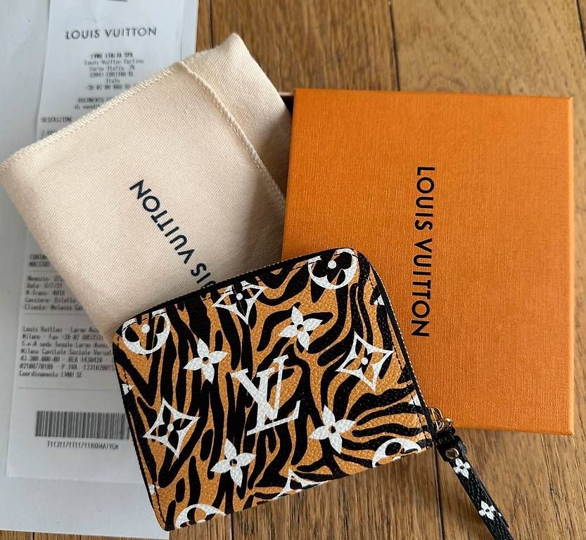 Louis Vuitton Portafogli: Original LOUIS VUITTON Monogram jungle Zippy Wallet – Nuovo (secondo la descrizione) da Fehraltorf venduto da Swisscollector 3