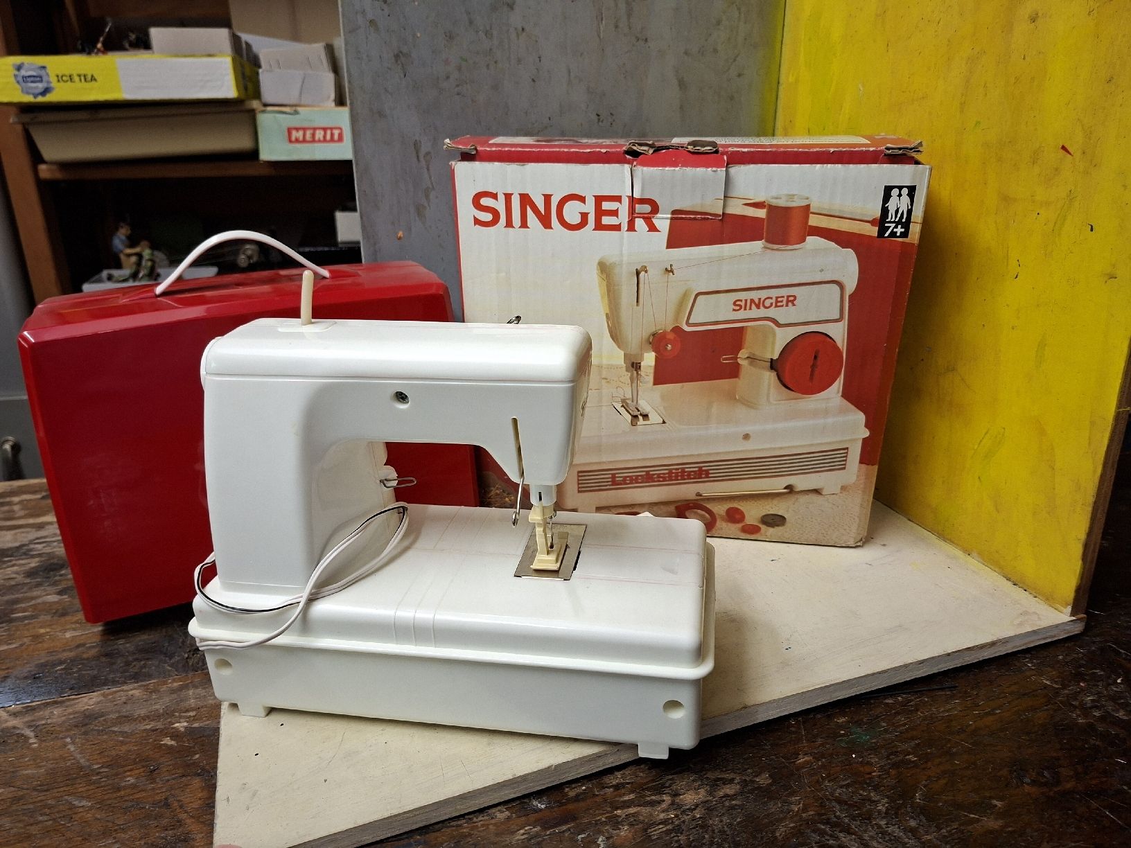Singer Macchine da cucire: Machine à coudre Singer pour enfants – Nuovo (secondo la descrizione) da Monthey venduto da Jmbois 1