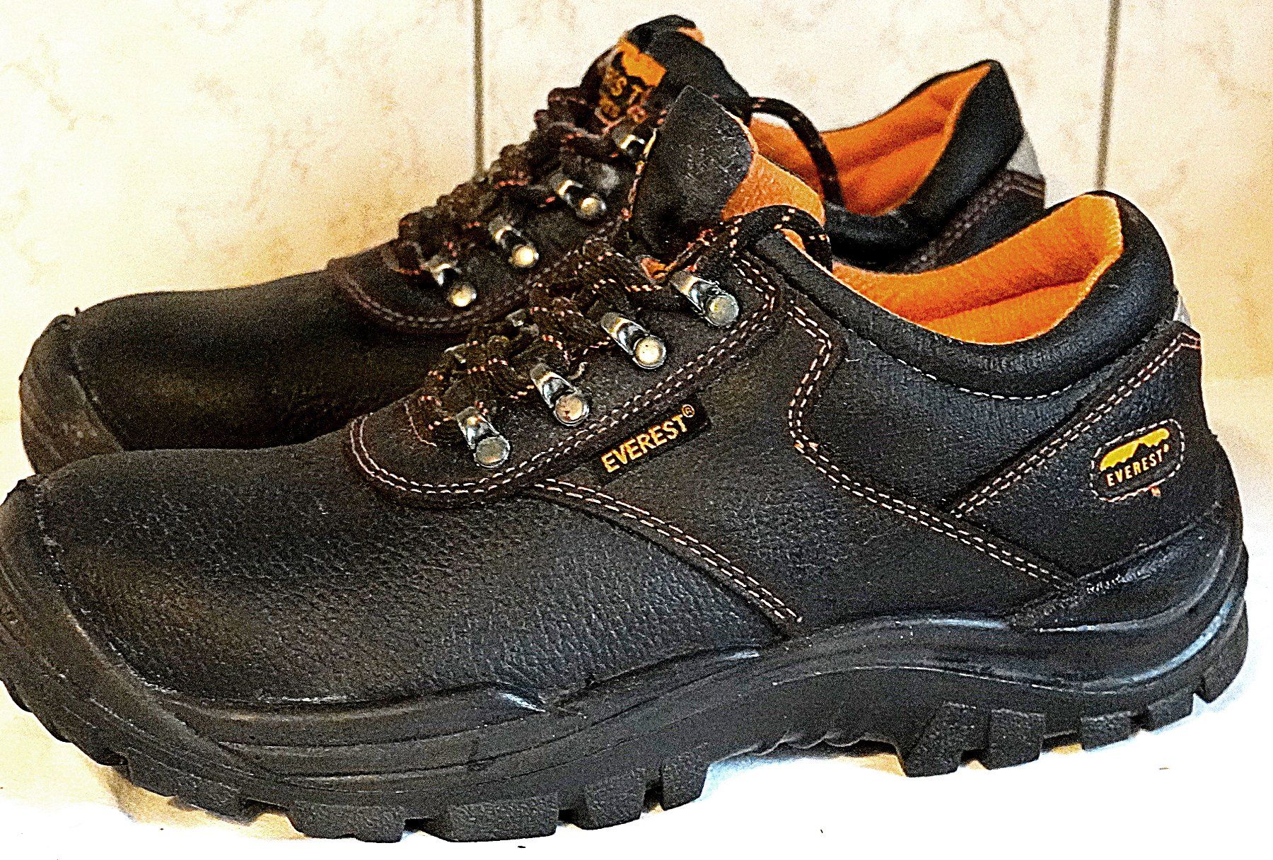 Herrenschuhe: Arbeitsschuhe mit Stahlkappe Gr. 43 – Gebraucht aus Baar von 2cvbaar 1