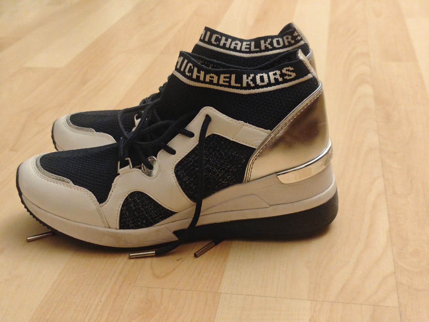 Michael Kors Scarpe da donna: Schicke Michael Kors Sneakers, Grösse 39 – Usato da Wettswil venduto da Dazee 1