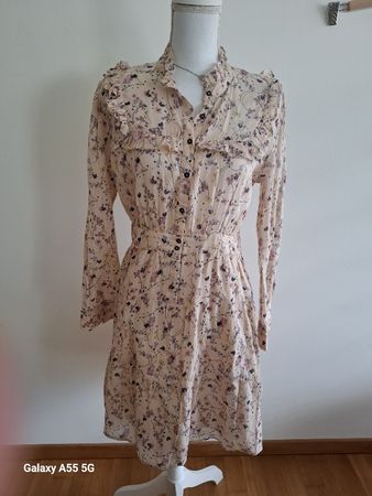 Ba&sh robe fleurie, taille 3, parfait pour le printemps!