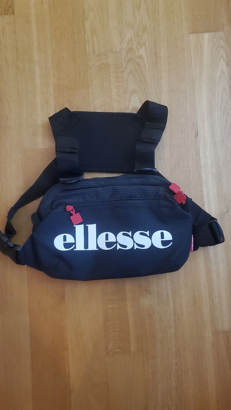 Ellesse Borse: Chest Bag Ellesse Schwarz Ungetragen – Nuovo (secondo la descrizione) da Uster venduto da lof_2xmz