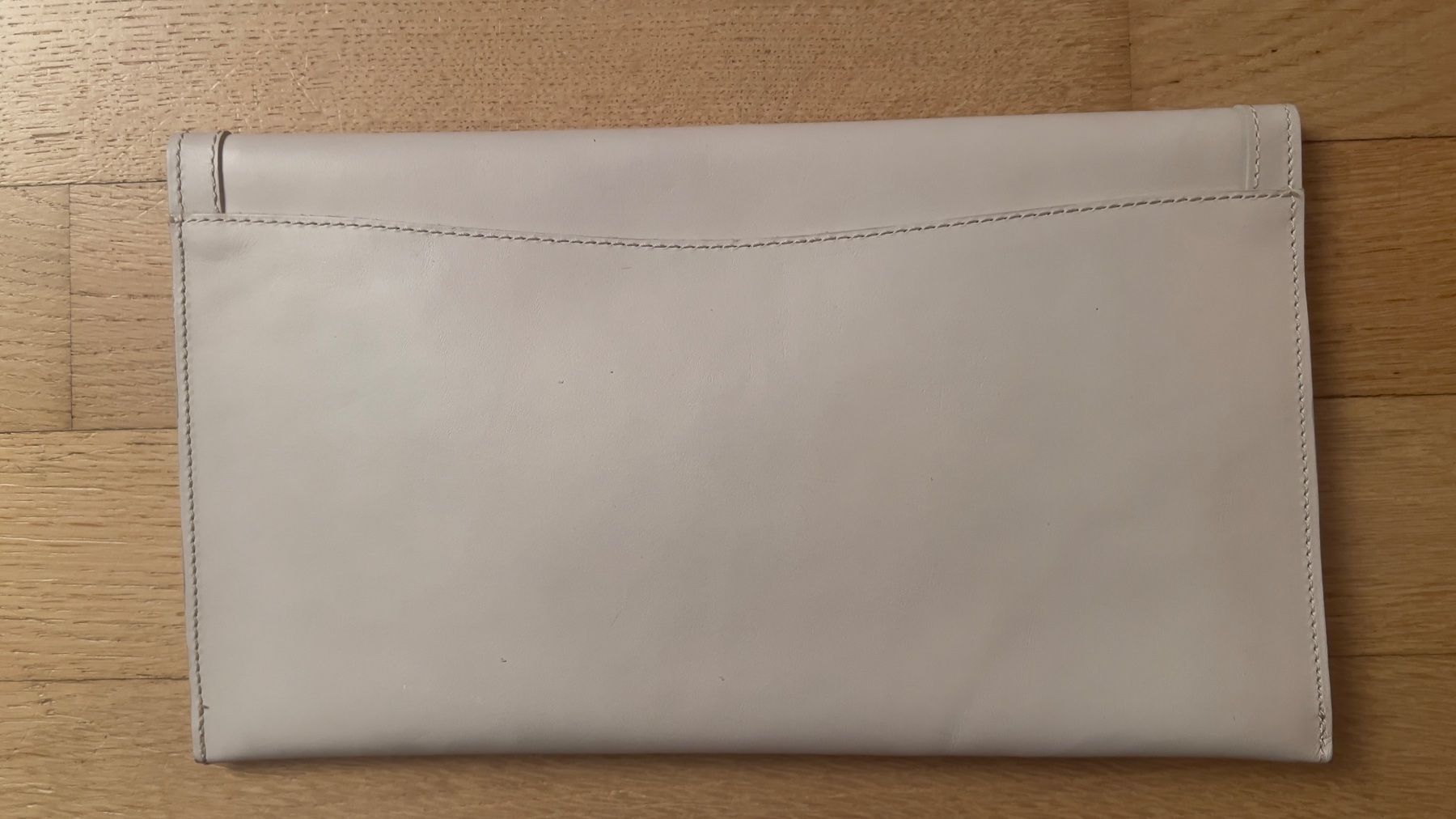 Borse da donna: Leder Clutch, hellbeige, Top Zustand – Nuovo (secondo la descrizione) da Küsnacht ZH venduto da Gila1983 1