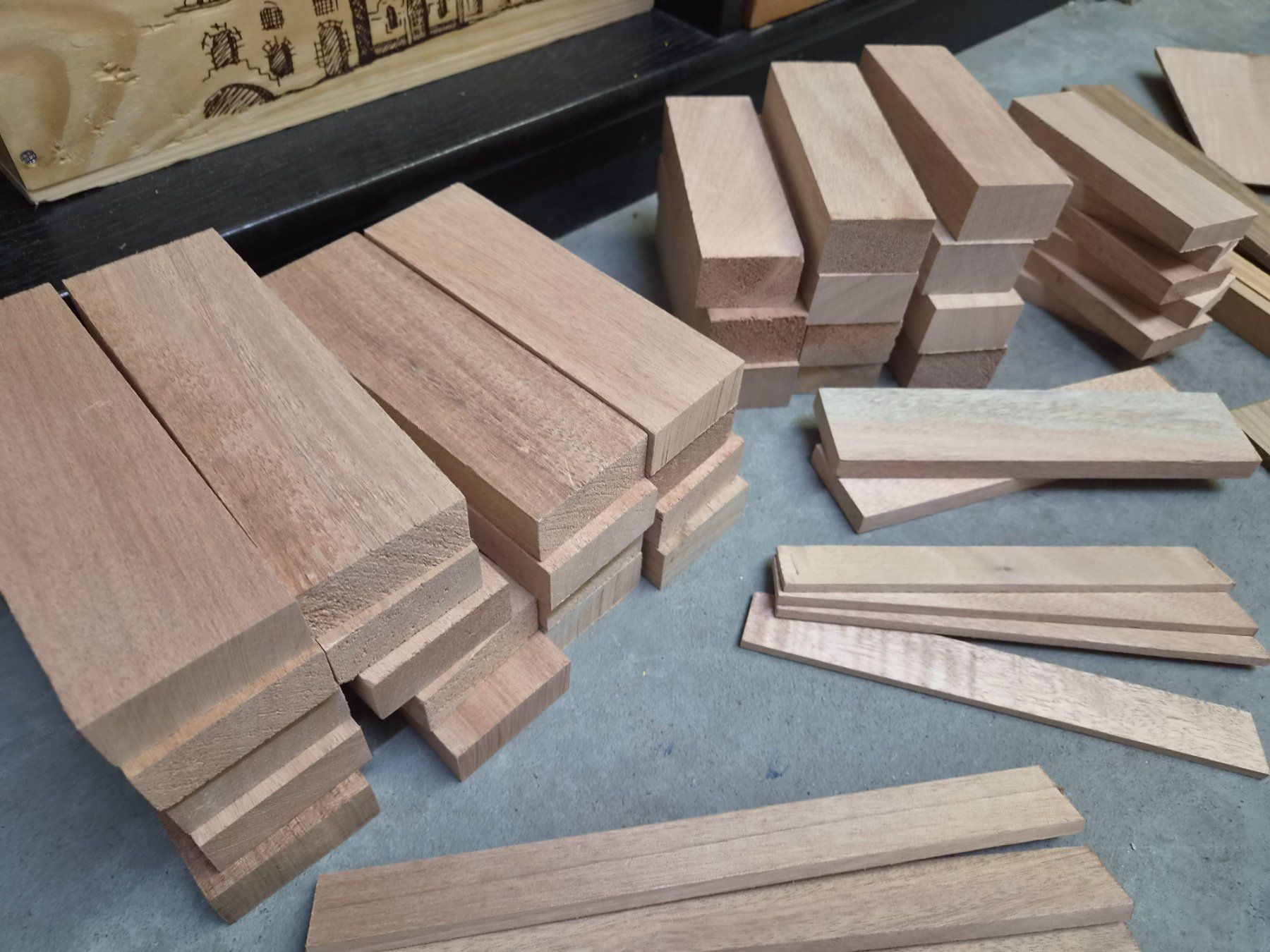 Articoli in legno: Zedern Holz Klötze / Holzreste – Usato da Wetzikon ZH venduto da Tothart 6