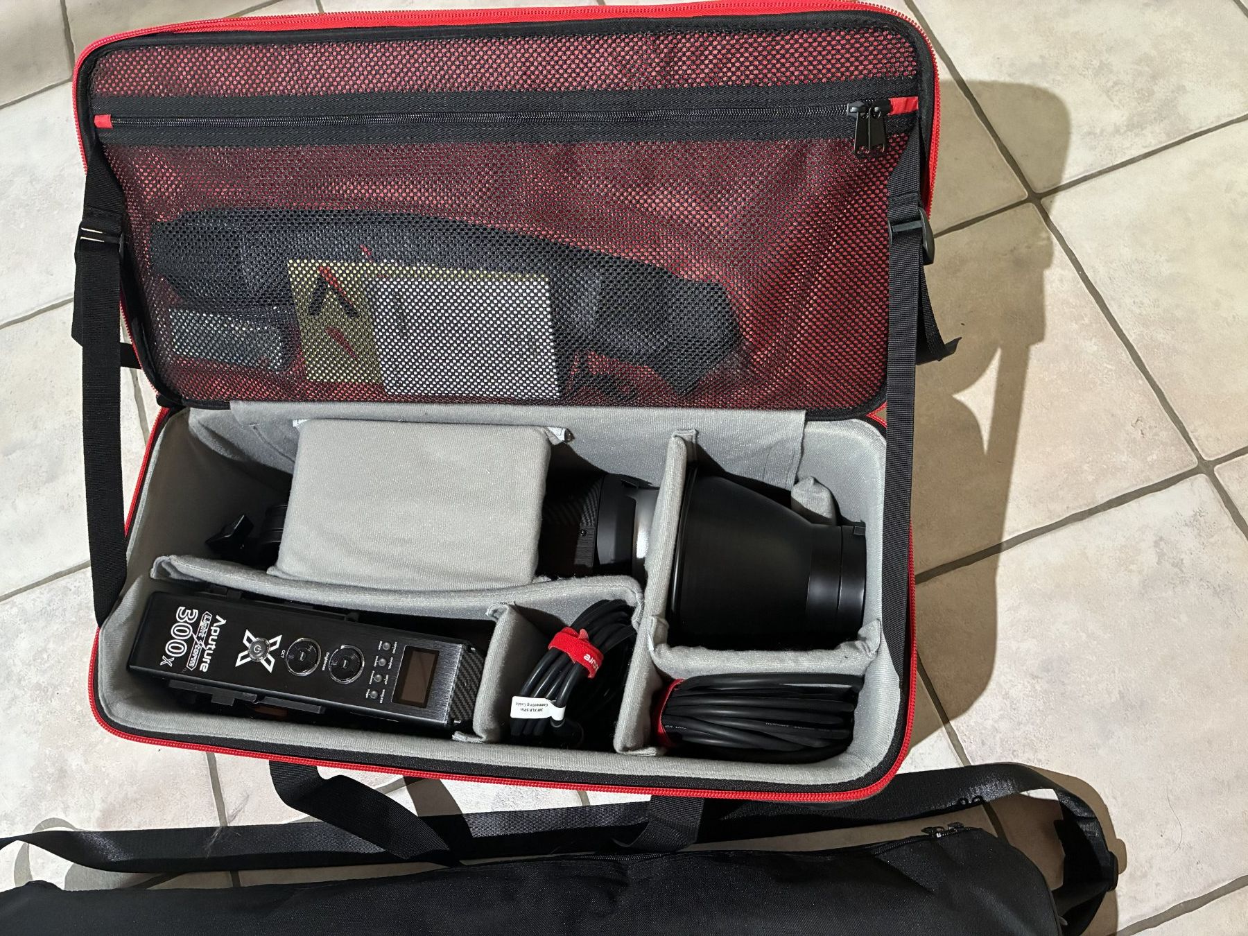 Aputure Lampade: Aputure Light Storm 300X inkl. Stativ & Godox 90 cm Softbox – Usato da Wetzikon ZH venduto da jea_q5cg 4
