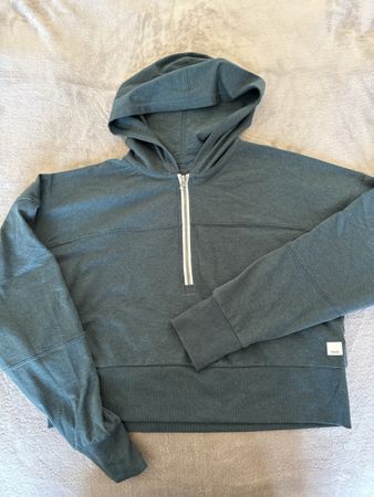 Vuori Sweater 