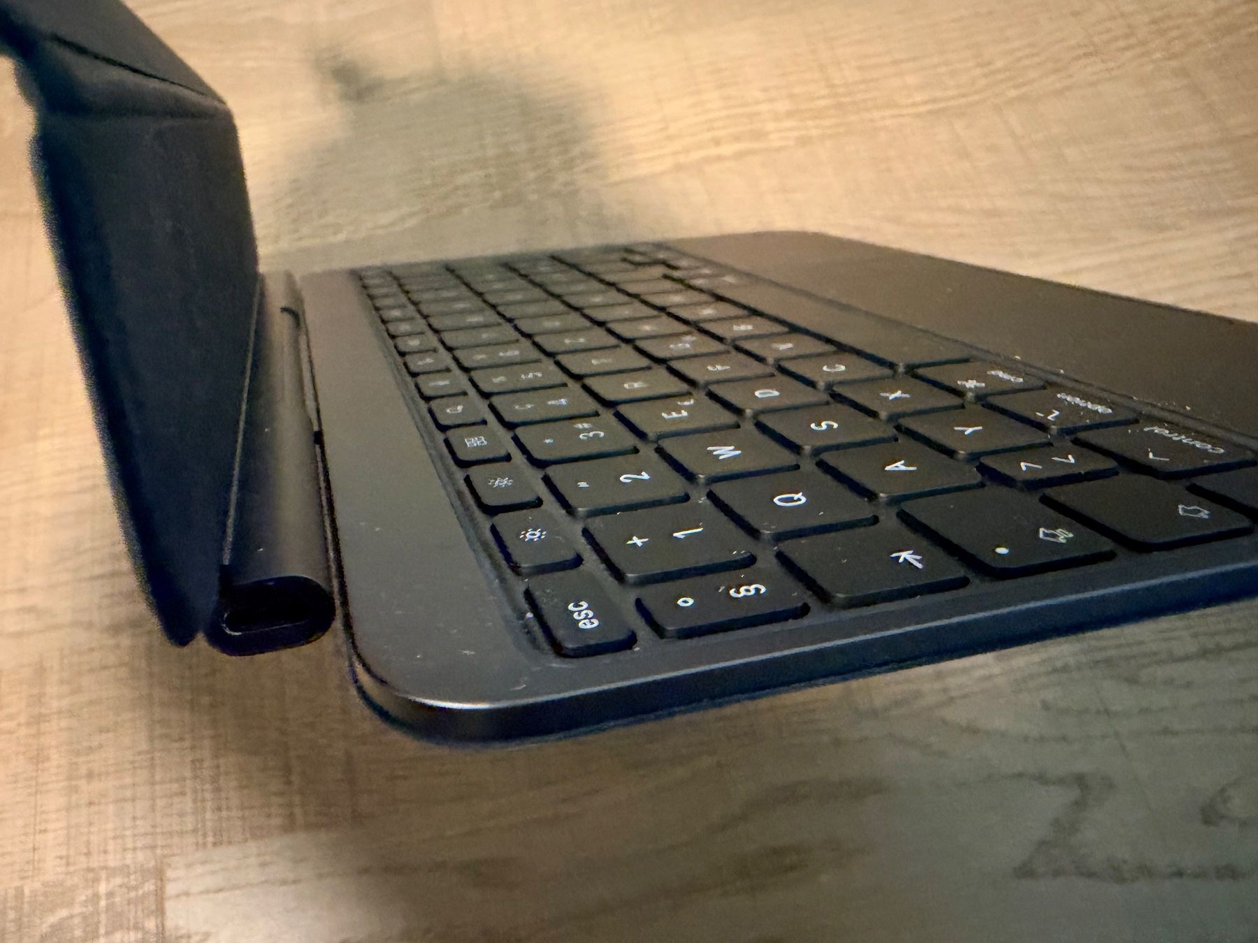 Apple Tastiere: Apple Magic Keyboard für iPad Pro 11" – Nuovo (secondo la descrizione) da Wichtrach venduto da lub_9sfp 1