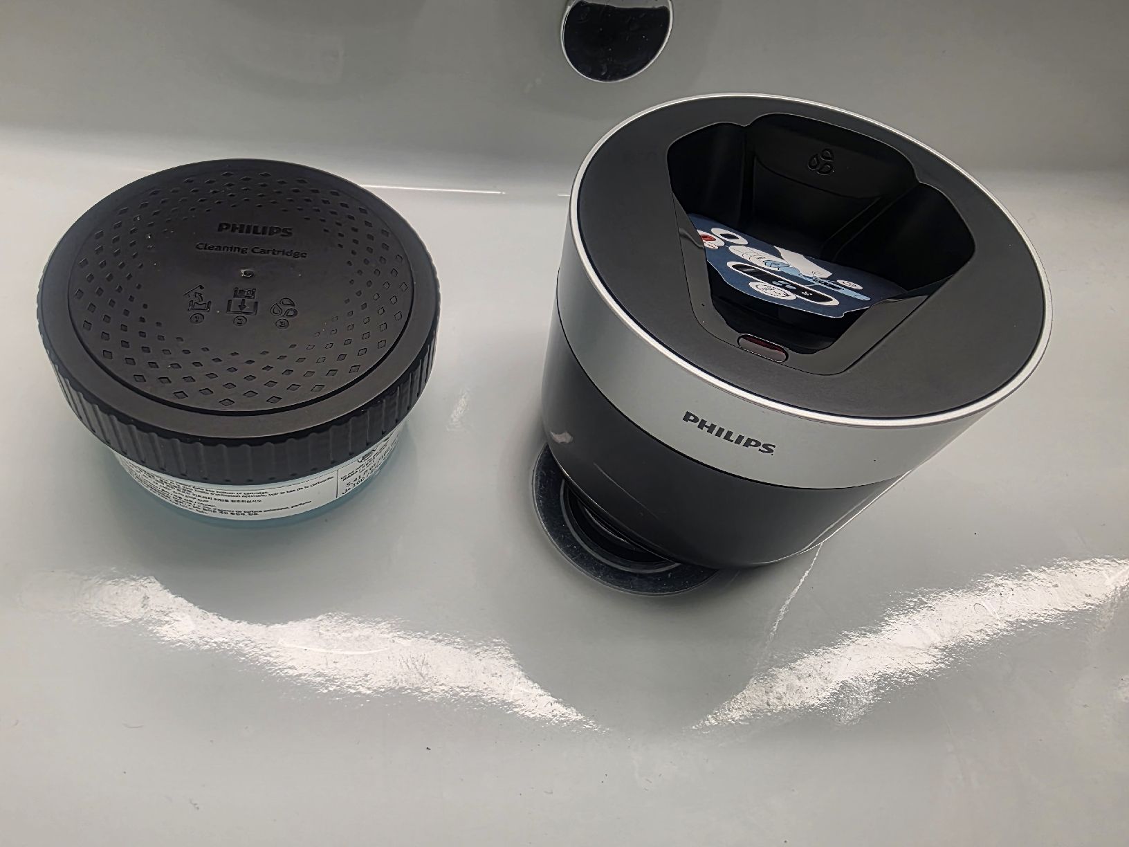Philips Rasoi & Lamette da barba: Philips Quick Clean Pod Station - Neu – Nuovo e nell'imballaggio originale da Rotkreuz venduto da Icebreaker12