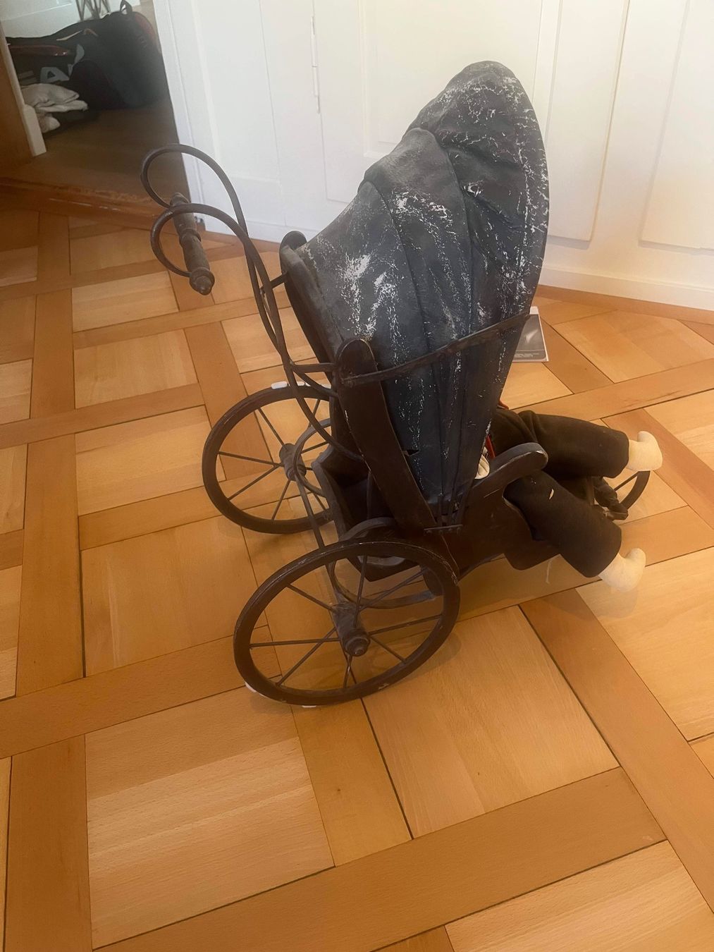 Carrozzine per bambole: Antiker Puppenwagen, um 1920 – Usato da Wil SG venduto da ChristophN01 1