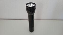 TOP: Abwehr gegen Einbrecher --> Maglite Taschenlampe 25 cm
