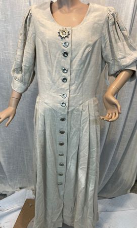 ISOLA LEINENKLEID „HEIDI“ – NEU & UNGETRAGEN – GR. 44