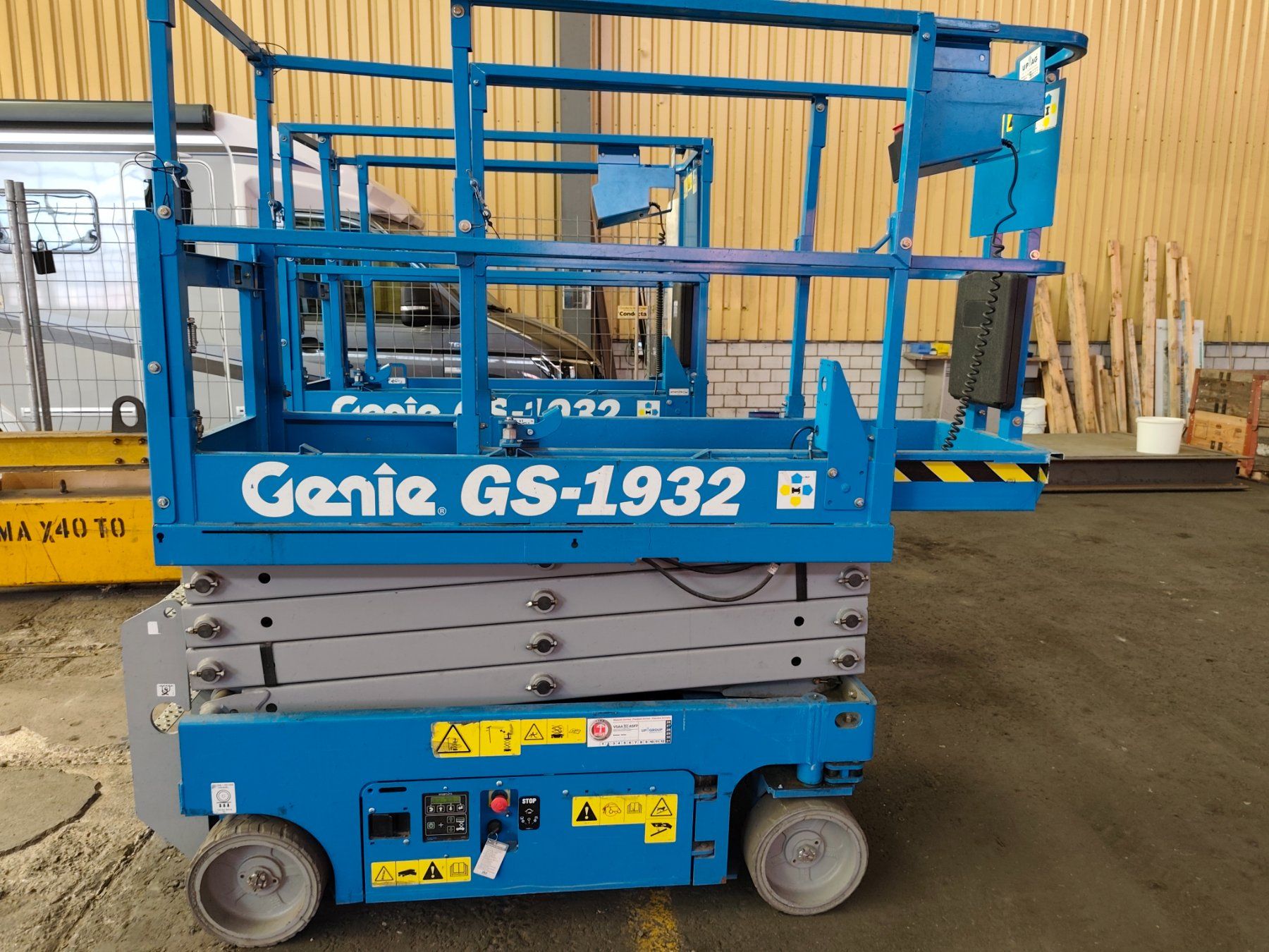 Hebebühne & Wagenheber: Scherenbühne Genie GS 1632 – Gebraucht aus Schlieren von ZauggSchlierenAG 3