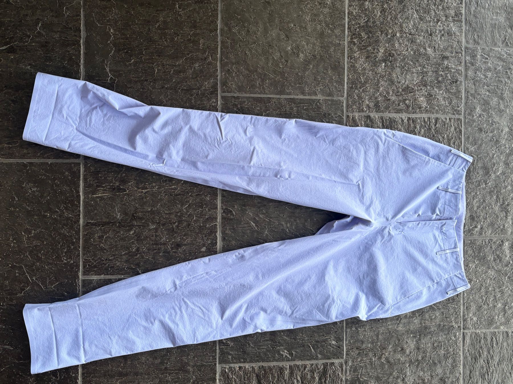 Arcteryx Hosen: Arteryx Veillance Cella Pant W – Neu (gemäss Beschreibung) aus Biel/Bienne von ayyahaga