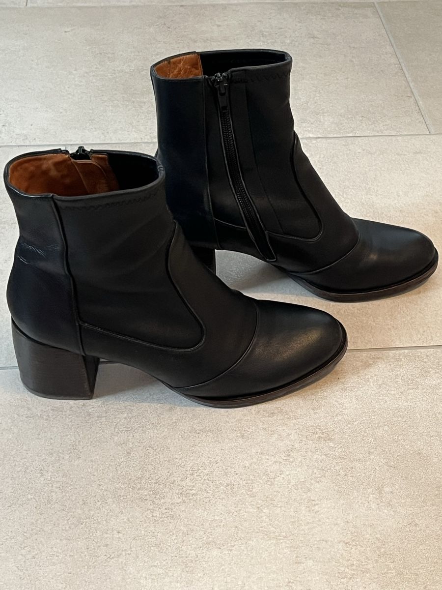 Chie Mihara Scarpe da donna: Chie Mihara Stiefeletten   – Usato da Nänikon venduto da aoe_22fy 1