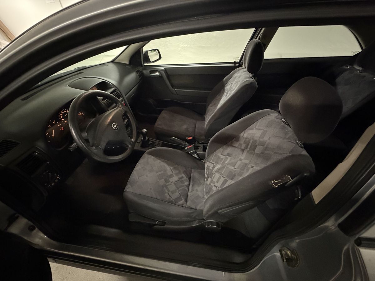 Opel Automobili: Opel Astra 1.8 Ab 1Franken – Usato da Menziken venduto da Petrit.b 7