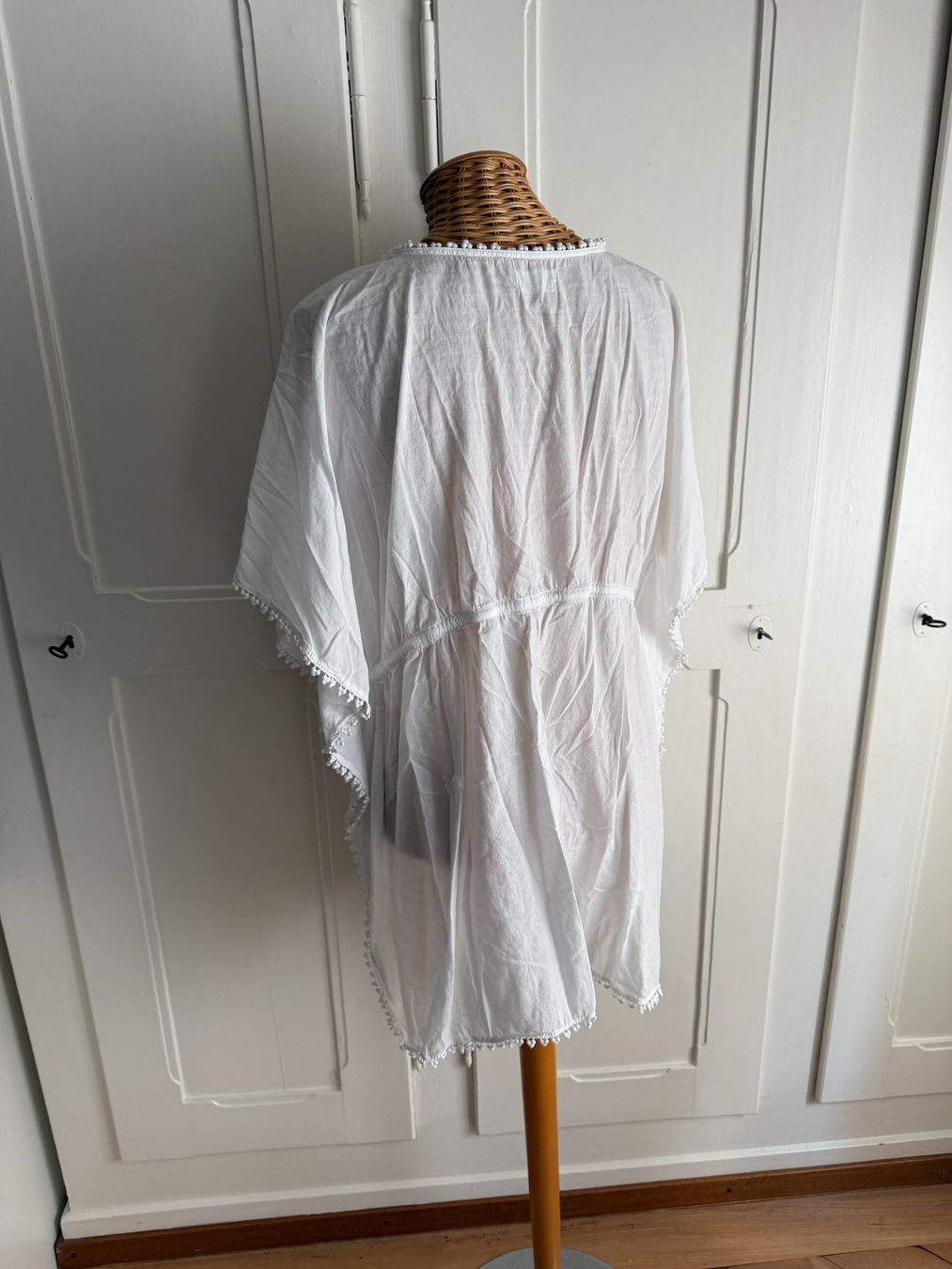 Tuniche: OLD NAVY - Hippie Poncho Tunika weiss – Usato da Zürich venduto da Diazaio 2