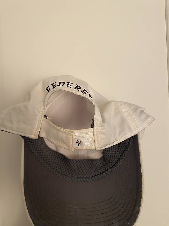 Copricapi, berretti & cappellini: Casquette signée Roger – Usato da Lausanne venduto da rom_55mn 1