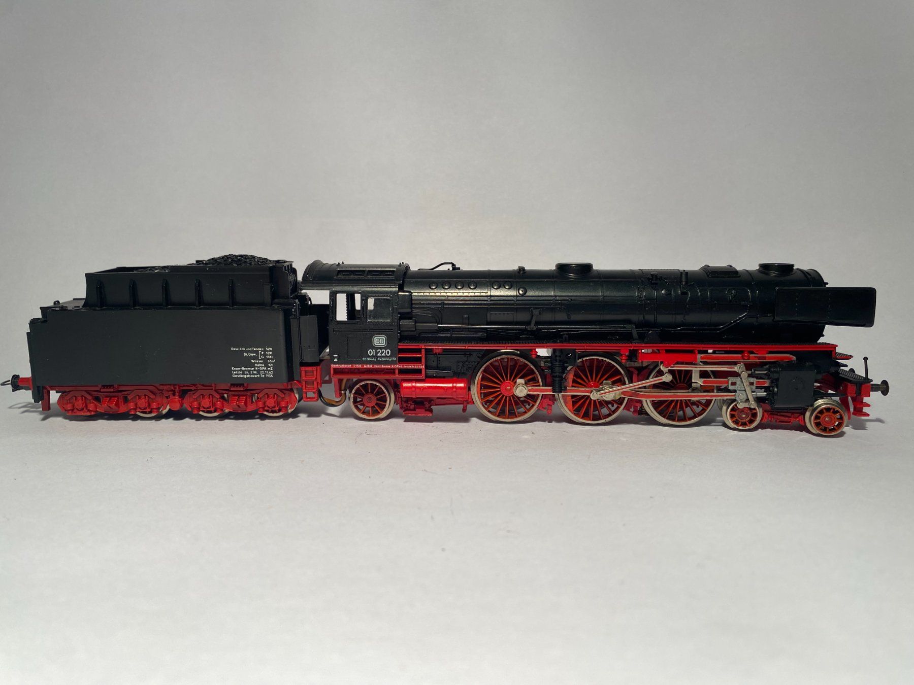 Fleischmann Modelleisenbahnen: Fleischmann, Dampflok BR 01 220 DB, DC Analog – Gebraucht aus Buchrain von Modellbahn11