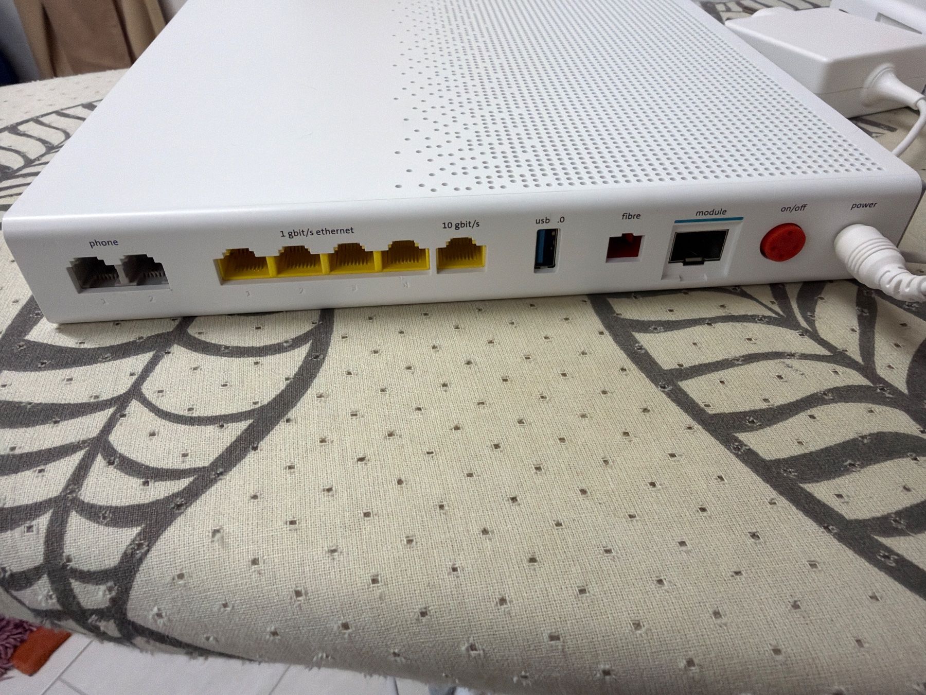 Swisscom Modems & Router: Swisscom Internet-Box 4 Router mit Netzteil, gebraucht – Gebraucht aus Niederlenz von osce77 2