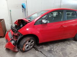Kia Venga Unfallwagen (Front defekt). Preisvorschlag machen