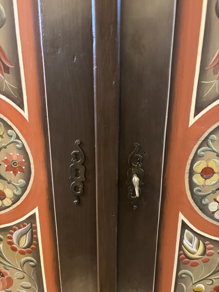 Armadi: Antiker Schrank – Usato da Hilfikon venduto da Elodie1990 2