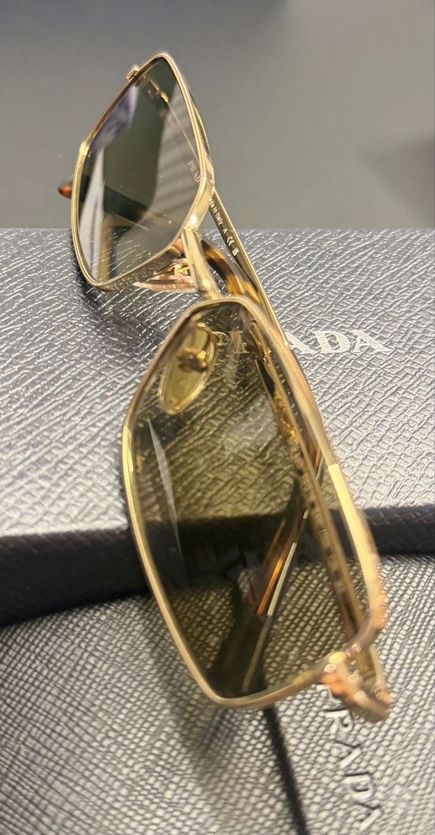 Prada Brillen & Gläser: Sonnenbrille Prada  – Neu (gemäss Beschreibung) aus Zürich von pirua 1