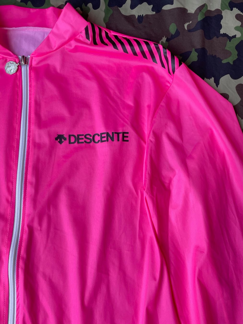Leibchen & Hosen: Vintage 90s Descent Bike Jersey Swiss Made Sz XXL New – Gebraucht aus Zürich von le_souk 2