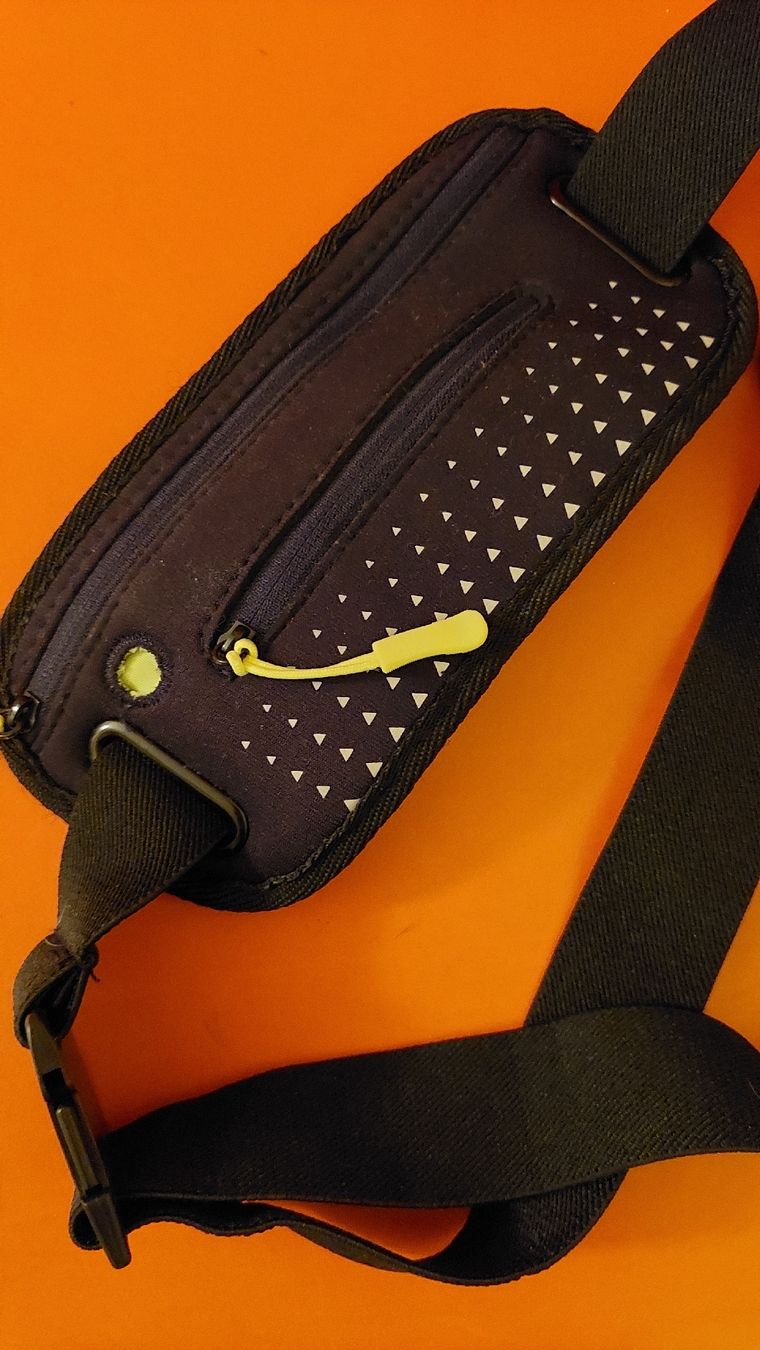 Borse: Gürteltasche/ Bauchtasche / schwarz stretch - sehr elastisch – Usato da Oberwil BL venduto da Hunajakakku