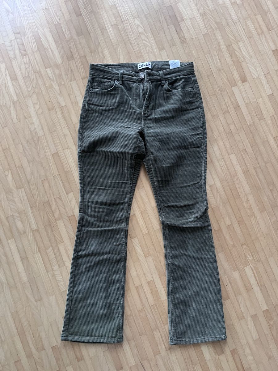 Only Pantalons: Cordhose  – D'occasion à St. Gallen par elli18 1