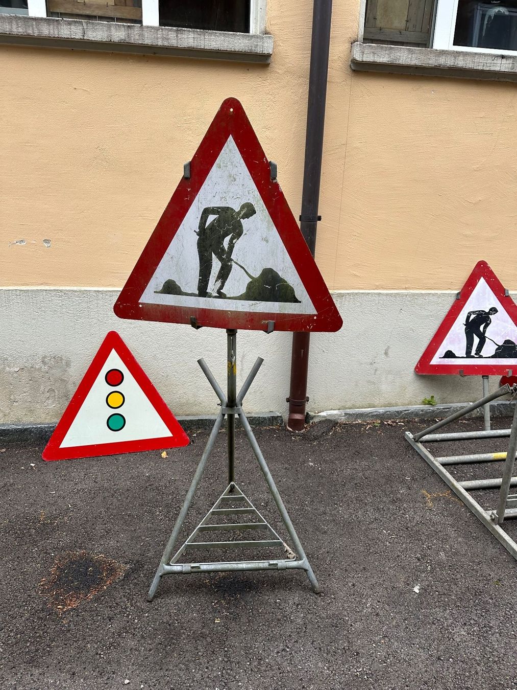 Insegne: Baustellen Signale, Verkehrsschilder – Usato da Hirzel venduto da Paradis 2