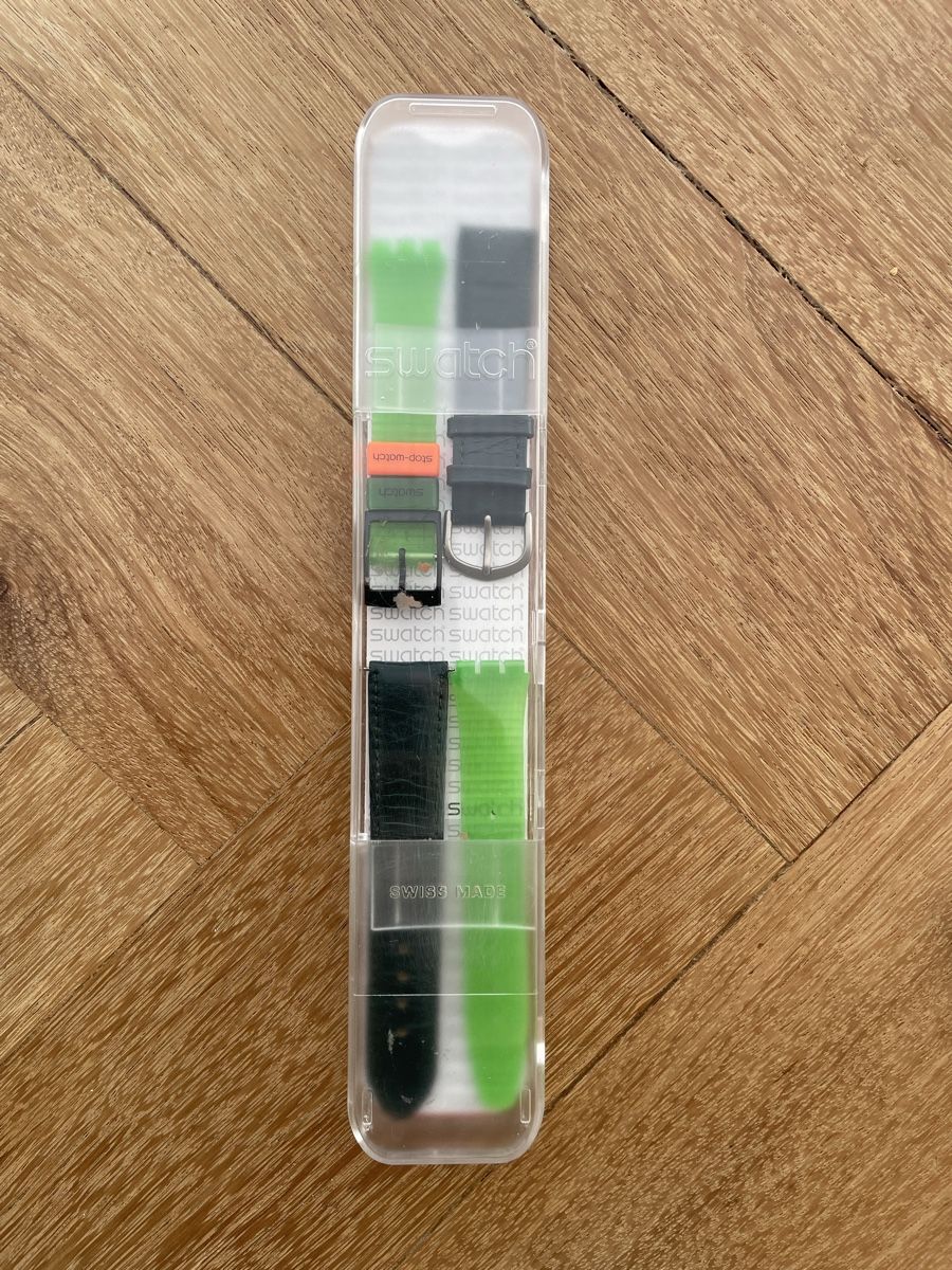 Swatch Armbänder & -reifen: 2 bracelets Swatch + boite – Gebraucht aus Lonay von ju-71