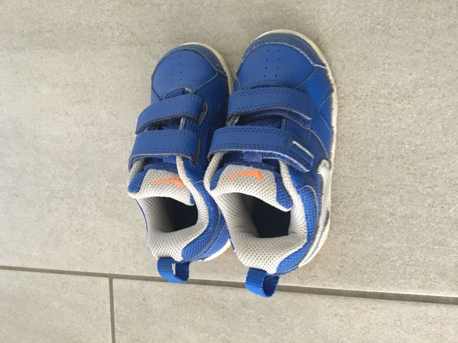 Scarpe per ragazzi: Verkaufe noch gut erhaltene Turnschuhe – Usato da Adliswil venduto da rossoelmare 2
