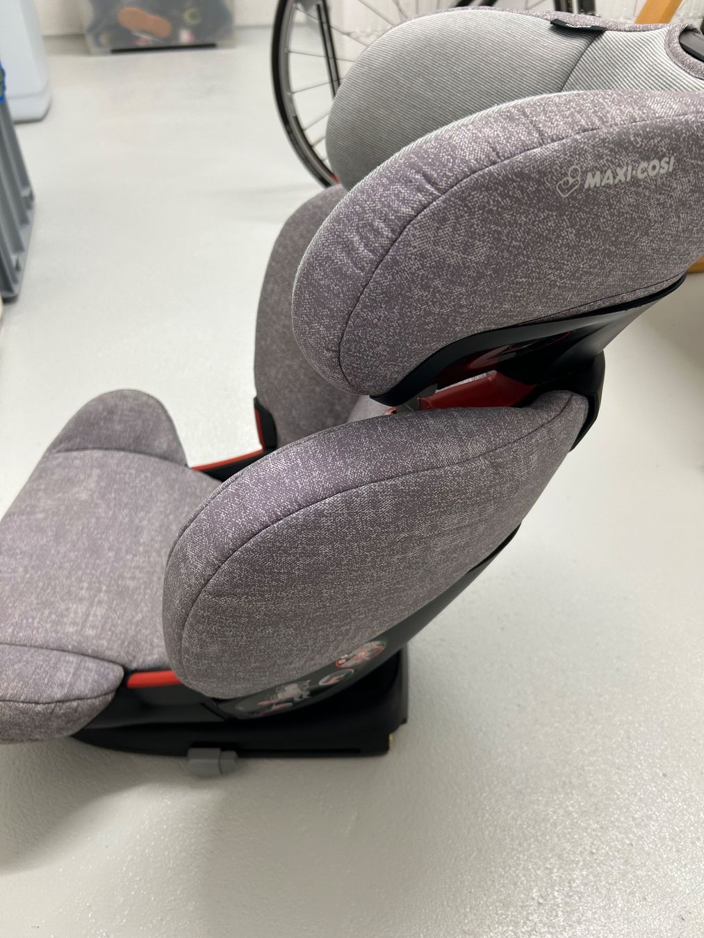 Maxi-Cosi Auto-Kindersitze: Maxi Cosi Kindersitz – Gebraucht aus Gurmels von ARAI2008Z 1