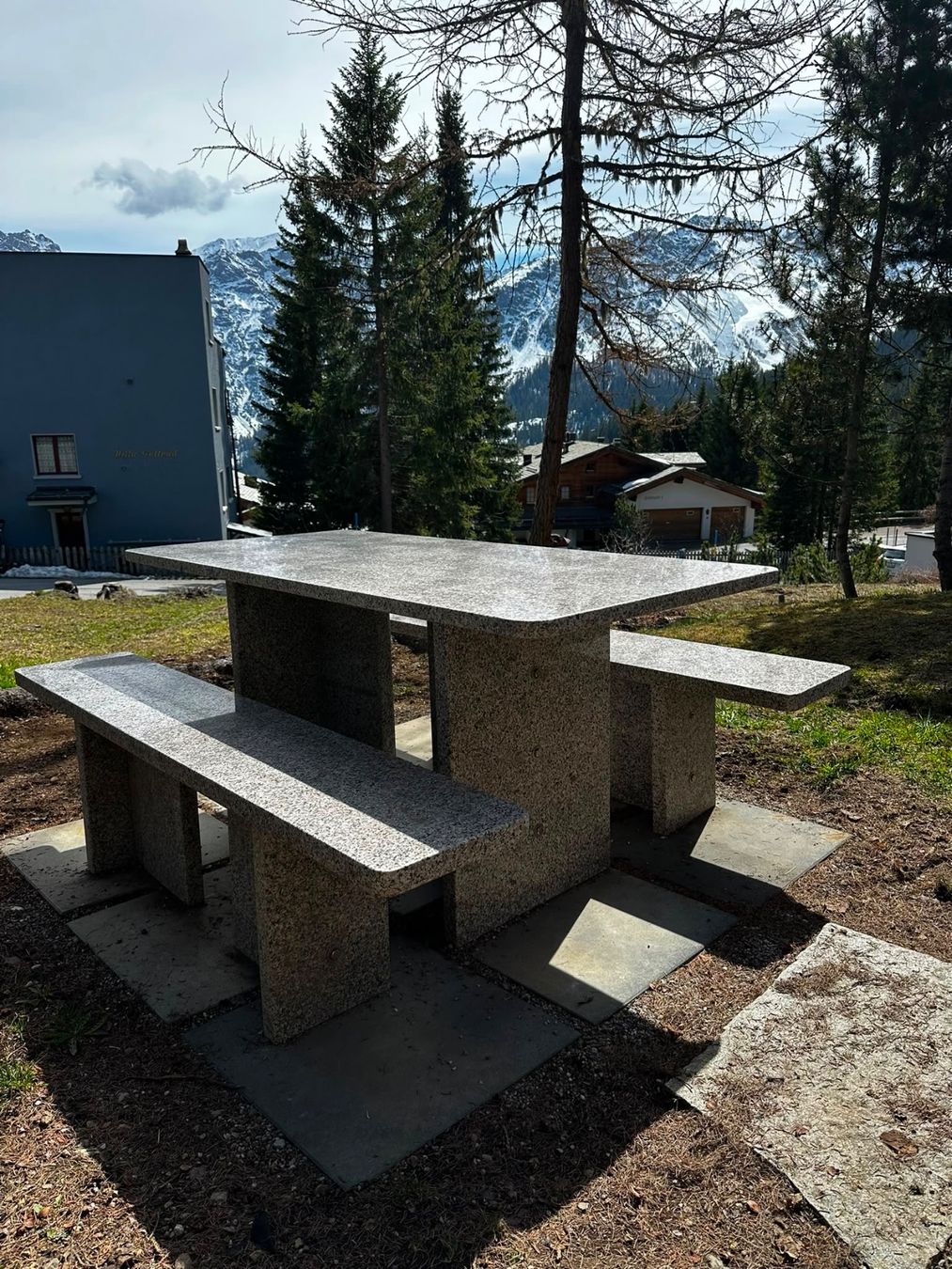 Tische: Gartentisch mit 2 Bänken – Gebraucht aus Arosa von mara.bonjour 1