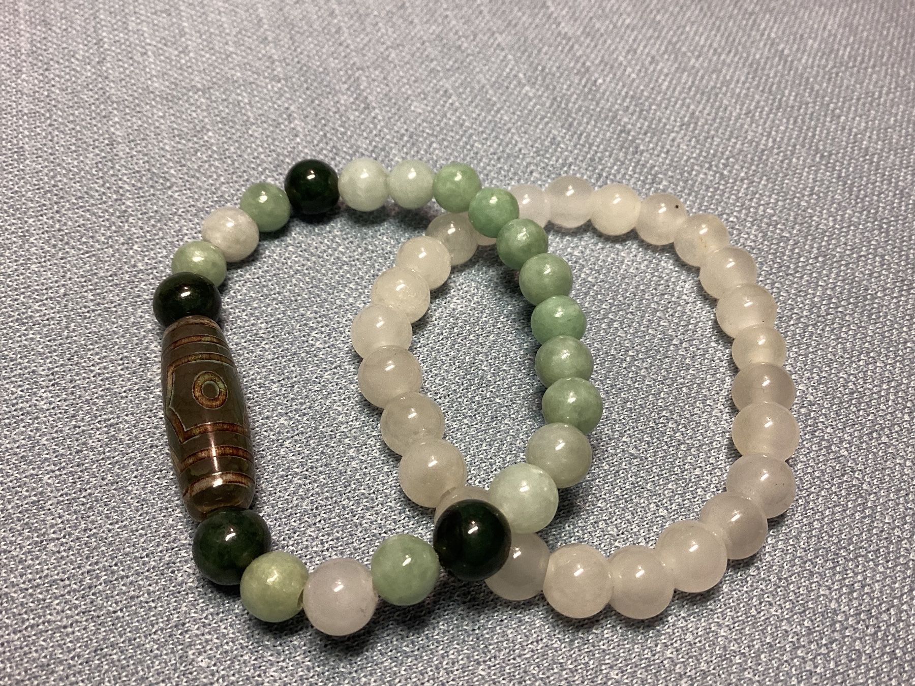 Armbänder & -reifen: Jade Armbänder mit tibetischem Dzi-Stein – Neu und originalverpackt aus Laax GR von Kiki-Kingdom2