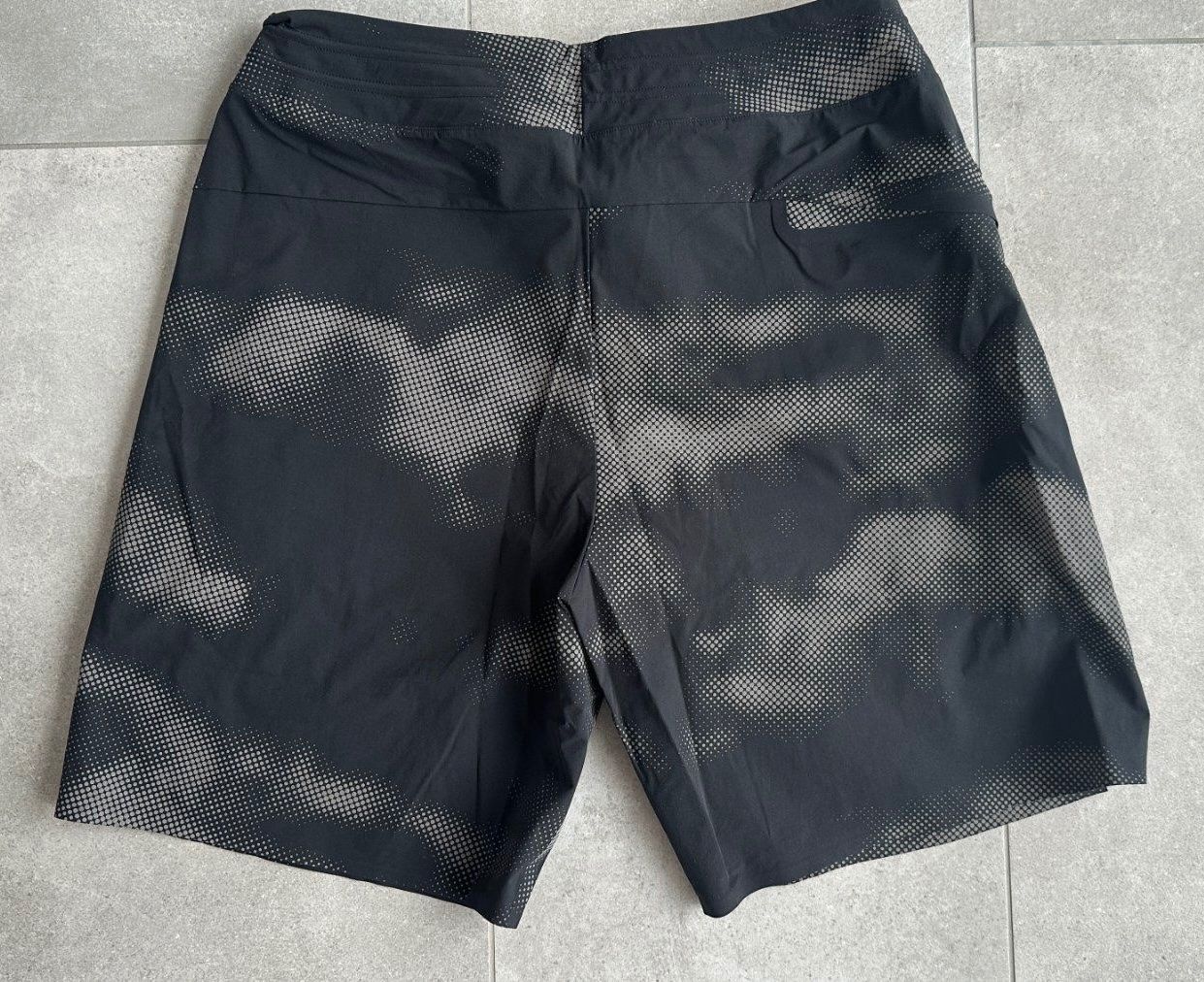 Hosen: ON Running Hybrid Shorts – Neu (gemäss Beschreibung) aus Luzern von Bon_Voyage 1