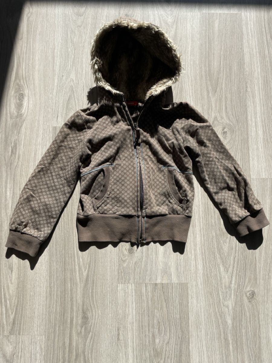 Mexx Pulls et sweat-shirts: Pullover mit Kapuze, Grösse 136, Top Zustand! – D'occasion à Biel/Bienne par Bolagol9