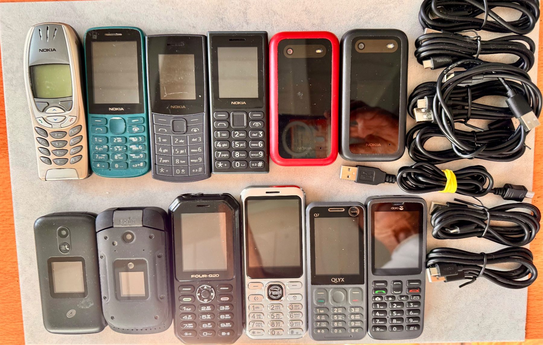 Telefoni cellulari / Smartphones: 12x Defekte Handys – Difettoso da Hermetschwil-Staffeln venduto da Mobile2013